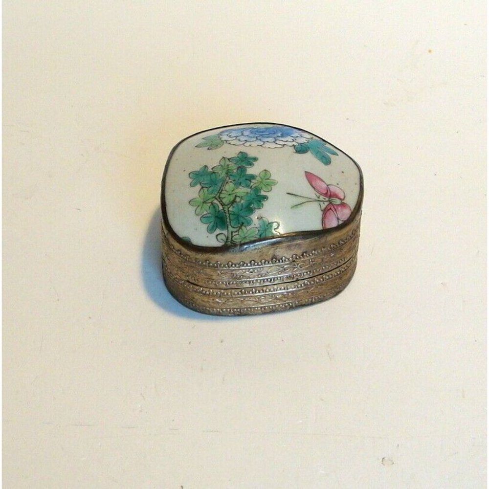 Porcelain Fragment Trinket Box Blue Peony and Butterfly - Picture 3 of 8